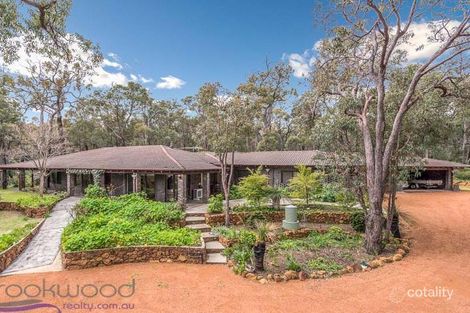 210 Lapoinya Pl, Stoneville, WA 6081