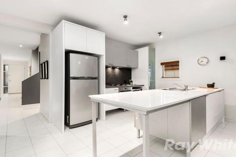 Property photo of 2 Tusmore Place Mulgrave VIC 3170