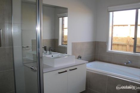 Property photo of 38 Terminus Street Tarneit VIC 3029