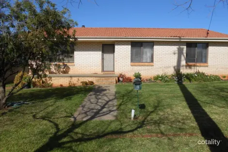 9 Barton St, Parkes, NSW 2870