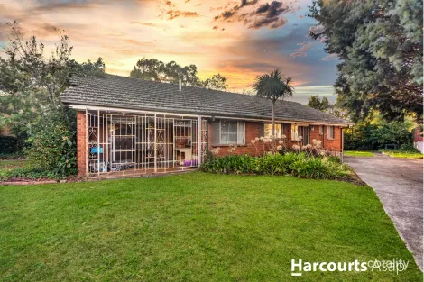 Property photo of 9 Redfern Crescent Eumemmerring VIC 3177