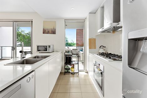 Property photo of 303E/2 Rowe Drive Potts Hill NSW 2143