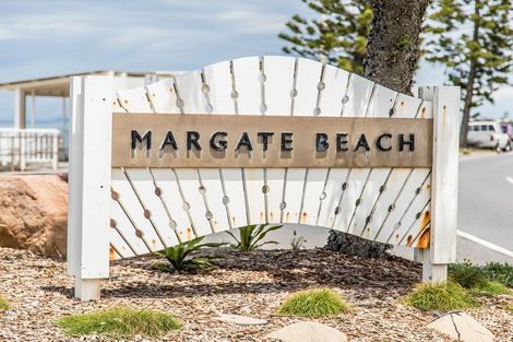 1/2 Baynes St, Margate, QLD 4019
