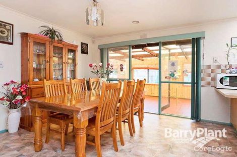 Property photo of 4 Finchaven Avenue Keysborough VIC 3173