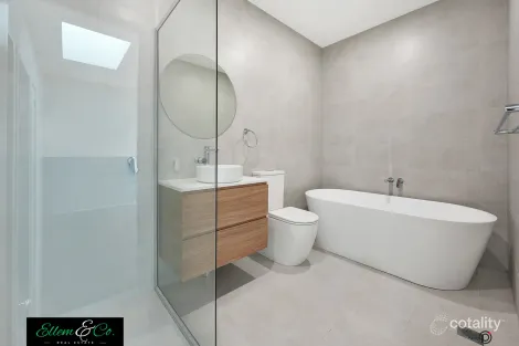 Property photo of 33 Freeman Parade Mount Warrigal NSW 2528
