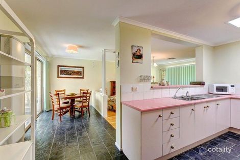 Property photo of 18 The Glade Aberfoyle Park SA 5159