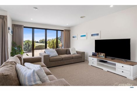 Property photo of 7 Seaspray Place Torquay VIC 3228