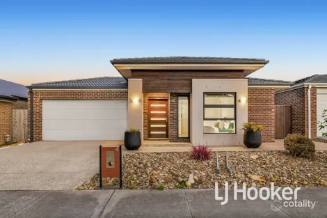 4 Burnett Way, Clyde North, VIC 3978