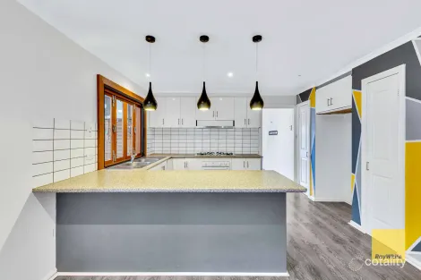 Property photo of 13 Waterside Close Hoppers Crossing VIC 3029