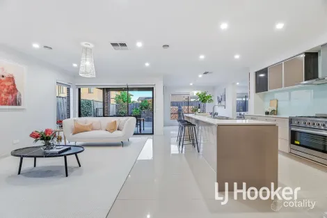 Property photo of 4 Burnett Way Clyde North VIC 3978