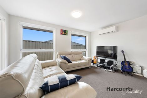 Property photo of 2/21 Gatenby Drive Miandetta TAS 7310