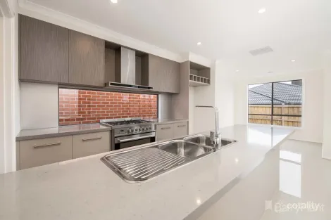 Property photo of 7 Freshman Avenue Clyde VIC 3978