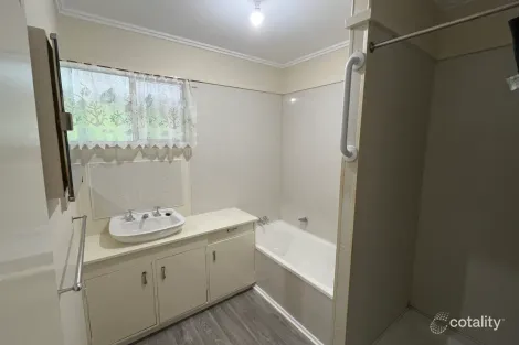 Property photo of 50 Beardmore Crescent Dysart QLD 4745