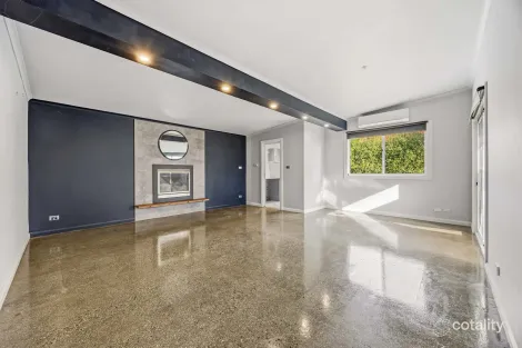 Property photo of 19 Eustace Street Wendouree VIC 3355