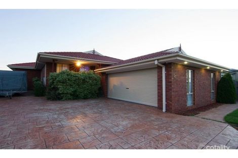 30 Edinburgh Dr, Skye, VIC 3977