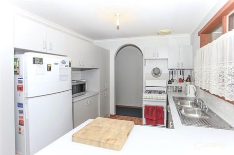 Property photo of 98 Nettle Drive Hallam VIC 3803