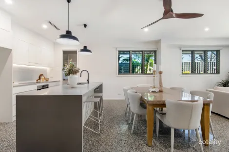 Property photo of 23 Nineteenth Avenue Palm Beach QLD 4221