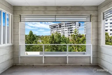 Property photo of 8 Brooklyn Crescent Robina QLD 4226