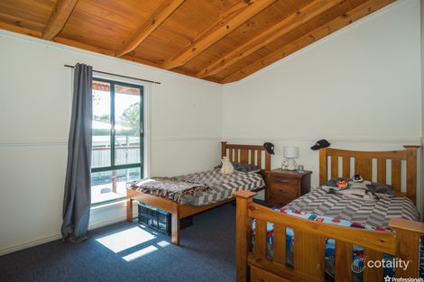 Property photo of 13 Savage Court Eildon VIC 3713