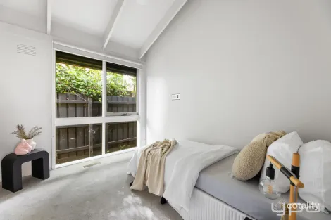 Property photo of 31 Manorvale Parade Werribee VIC 3030