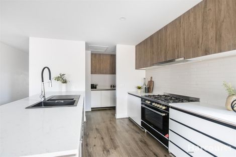 Property photo of 23 Freiberger Grove Clyde North VIC 3978