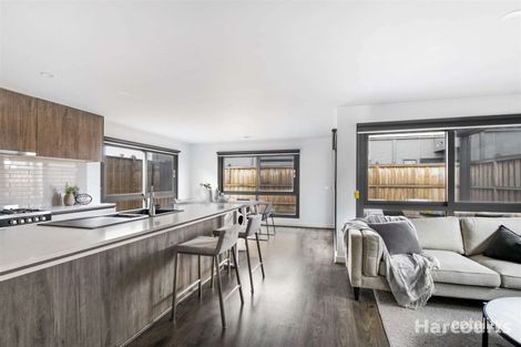 Property photo of 23 Freiberger Grove Clyde North VIC 3978
