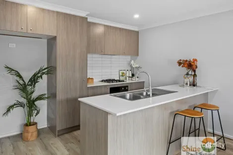 Property photo of 8 Hare Mews Cranbourne East VIC 3977