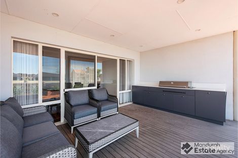 Property photo of 16 Rialto Place Halls Head WA 6210