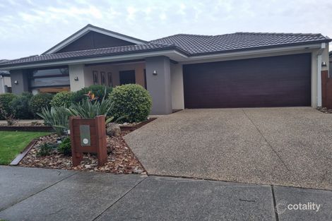 38 Bimberry Cct, Clyde, VIC 3978