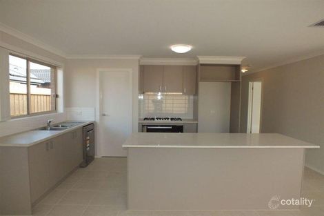 Property photo of 5 Weebill Way Pakenham VIC 3810