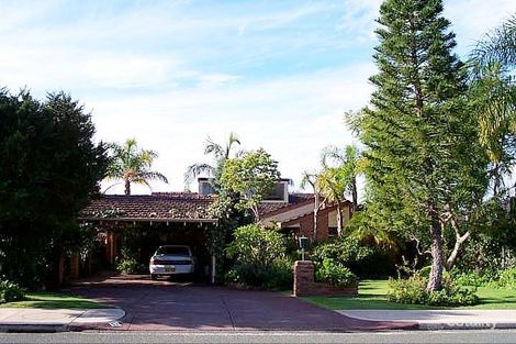 53 Anglesey Dr, Kardinya, WA 6163