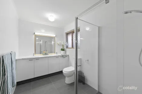 Property photo of 60 Limetree Parade Runaway Bay QLD 4216