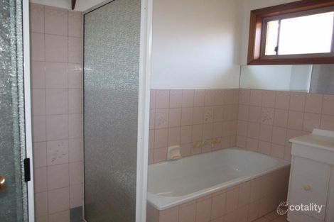 Property photo of 1/3 Emery Court West Wodonga VIC 3690