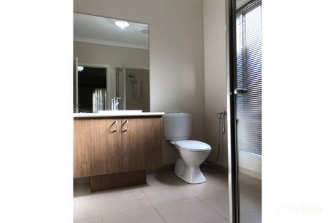Property photo of 24 Gainsborough Drive Craigieburn VIC 3064