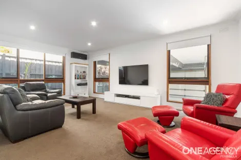 Property photo of 17 Parkmore Road Rosebud VIC 3939