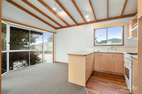 12 Harbour Dr, Hastings, VIC 3915