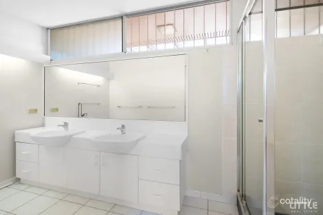 Property photo of 14 Meiers Road Indooroopilly QLD 4068
