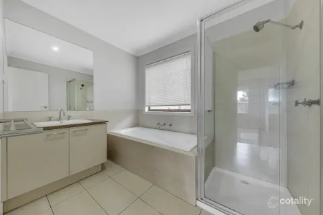 Property photo of 26 Maslin Walk Point Cook VIC 3030