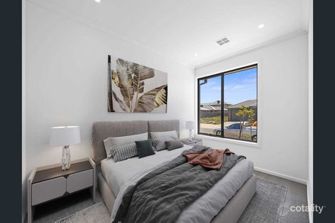 Property photo of 23 Lepperton Street Werribee VIC 3030