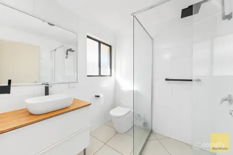 Property photo of 6 Vale Street Emerald QLD 4720