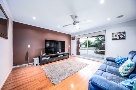 Property photo of 12 Queens Parade Hillside VIC 3037