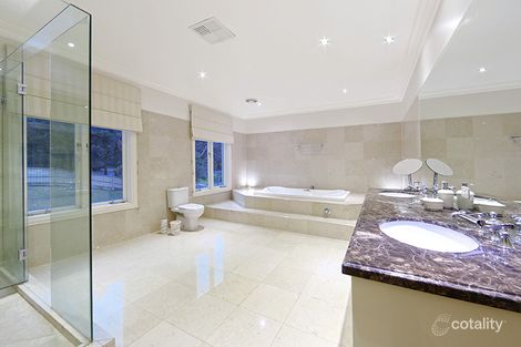 8 Harry Nance Cl, Lysterfield, VIC 3156