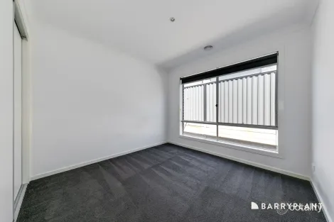 Property photo of 3 Spaniel Lane Pakenham VIC 3810