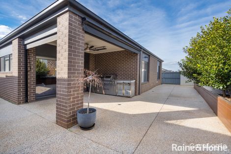 Property photo of 19 Rosenthal Boulevard Sunbury VIC 3429