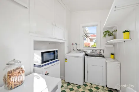 Property photo of 11 Clifton Street Aberfeldie VIC 3040