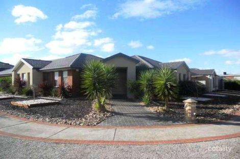 Property photo of 10 Alderstead Place Caroline Springs VIC 3023