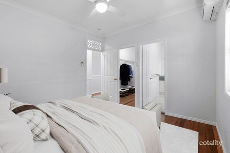 27 Barton St, Hawthorne, QLD 4171