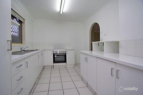 2/7 Stephenie Ct, Labrador, QLD 4215