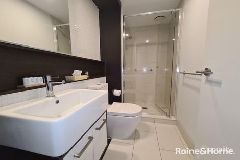 Property photo of 3305/61 City Road Southbank VIC 3006