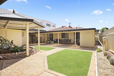 Property photo of 34 Bordeaux Parade Mermaid Waters QLD 4218